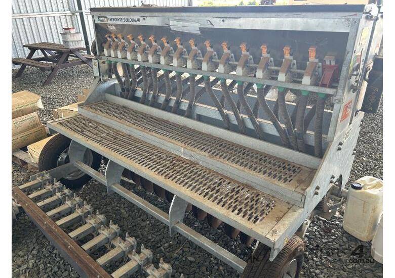 caption Seeder