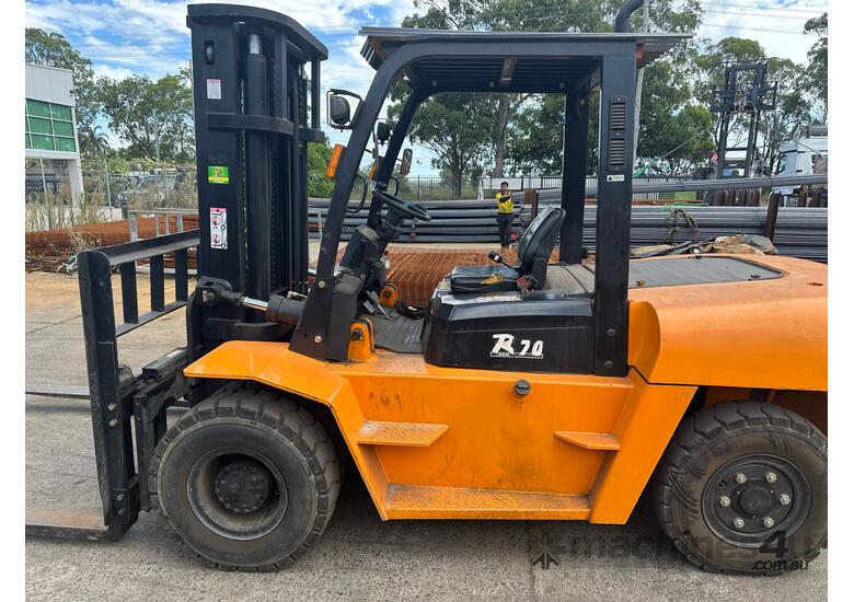 caption 2011 Hangcha R70 7T Forklift