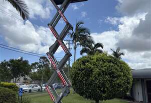 Genie GS1932 2011 7.79 m Electric Scissor Lift - 227 kg Capacity