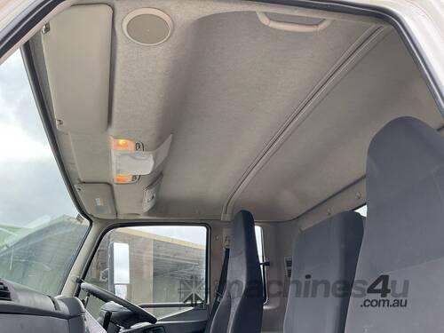 2018 Mitsubishi Fuso Fighter 1627 Curtainsider