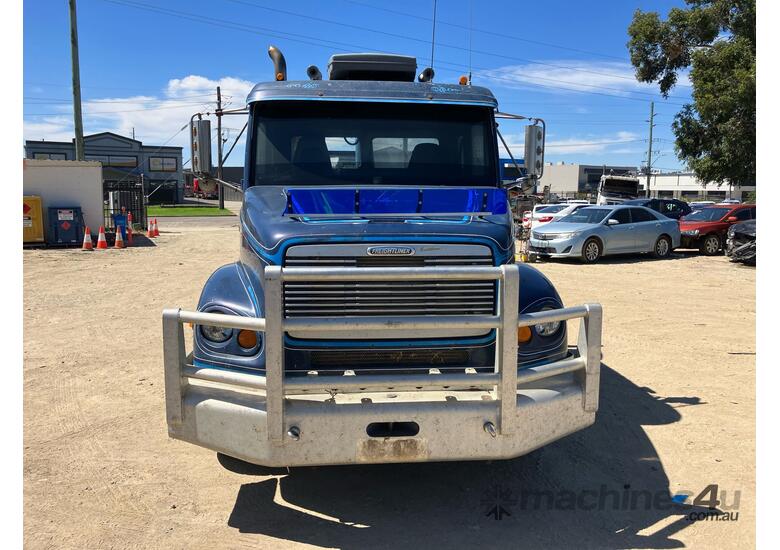 caption 1993 Freightliner FL112