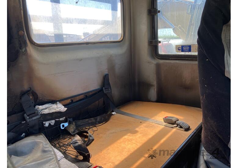 caption 1993 Freightliner FL112