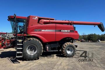 Case IH 2012   8230 Combine