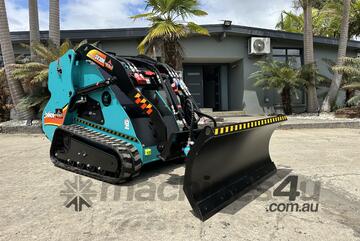 Boleo SV30H Mini Loader with Dozer Blade
