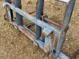 Challenge Hay Forks - picture1' - Click to enlarge