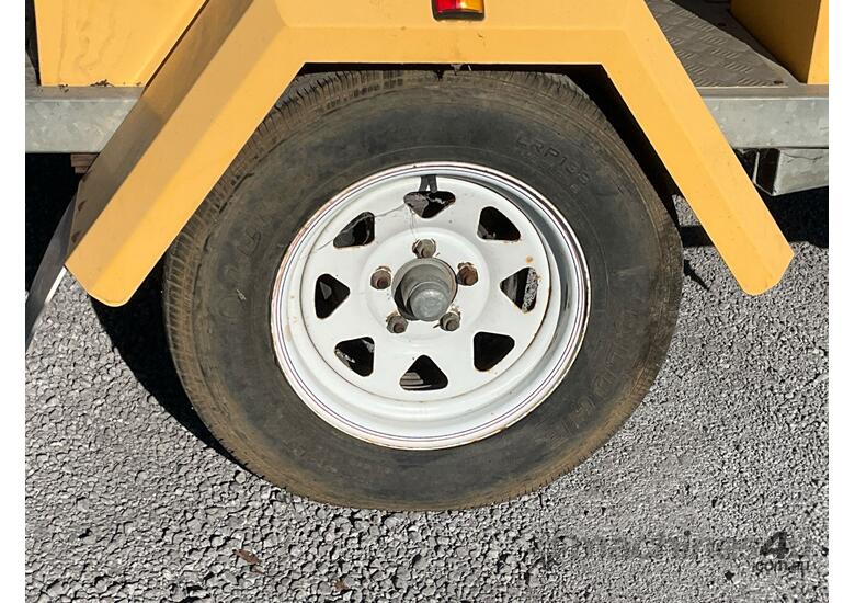 caption 2014 Safe Roads F1504001C VMS Board (Trailer Mounted)