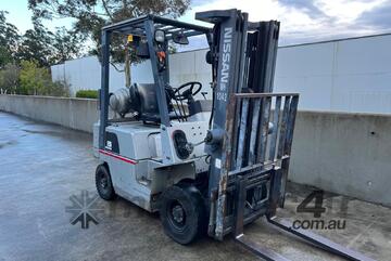 Nissan 15 PJ01A15U Dual Fuel Forklift 1.5 Tonne, Side Shift, 3x LPG Bottles