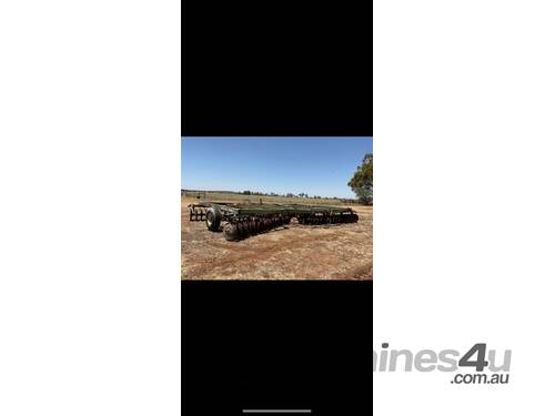 JOHN DEERE 331 Offset Disc 