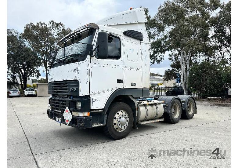 caption VOLVO FH12-460 PRIME-MOVER.