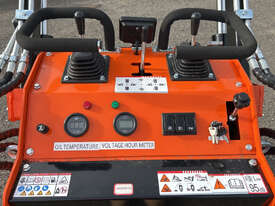 Mini skid steer - picture2' - Click to enlarge