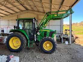 JOHN DEERE 6130 4X4 TRACTOR WITH FRONT END LOADER - picture0' - Click to enlarge