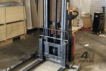 Forkforce Electric Walker stacker