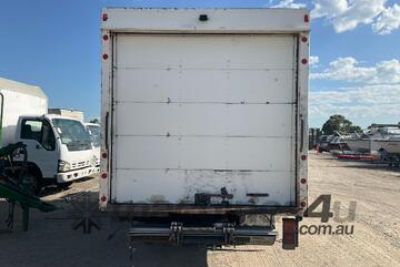 2004 Mitsubishi Canter 500/600 Pantech 2004 Mitsubishi Canter 500/600 Pantech