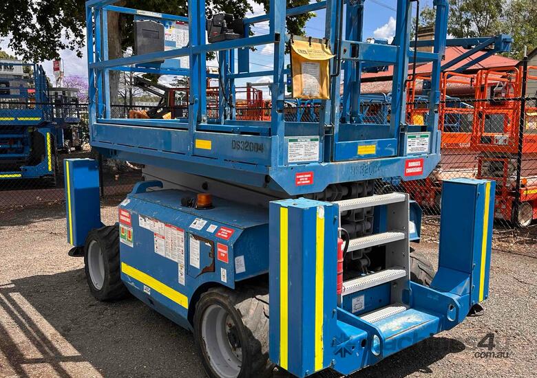 2012 Genie 32ft Rough Terrain Scissor Lift