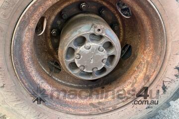 Volvo 2007   FM400 Cab Chassis