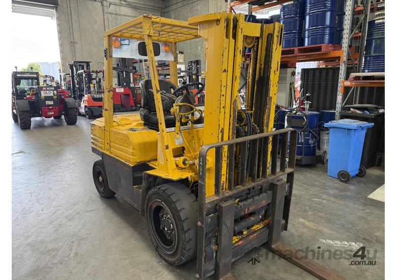 Toyota 3.0t Diesel Forklift Cont Mast Sideshift
