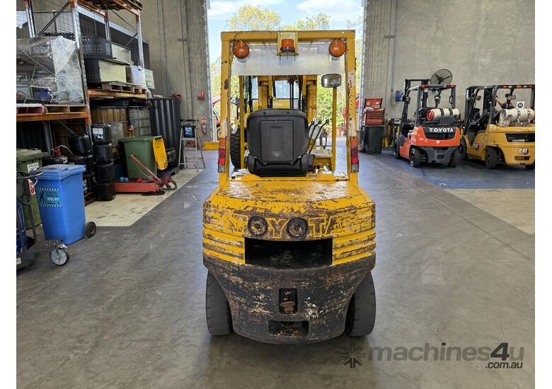 Toyota 3.0t Diesel Forklift Cont Mast Sideshift