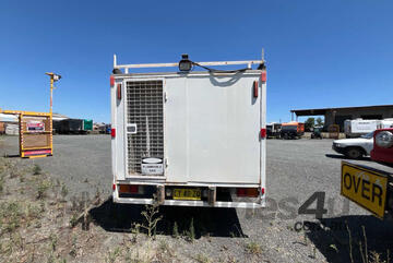 2004 Mitsubishi Canter 500/600 Service Body Day Cab