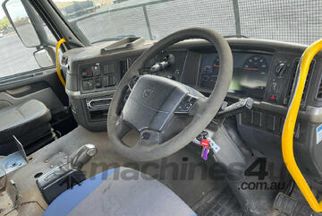 Volvo 2002   FM9 Prime Mover