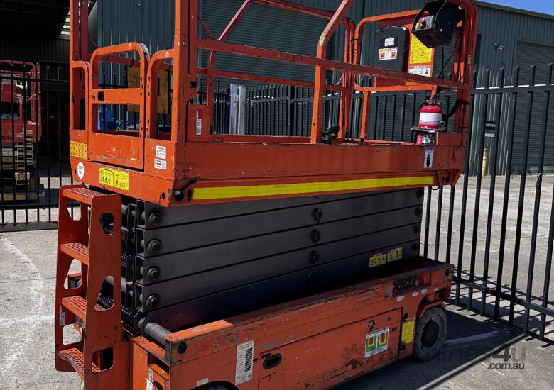 2015 32FT Dingli Electric Scissor Lift image 4