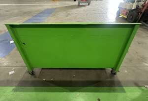 Metal Work Bench With Cabinets