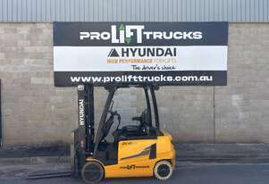 Hyundai 2.0T 20B-9 4700mm 3 Stage Refurbished Forklift
