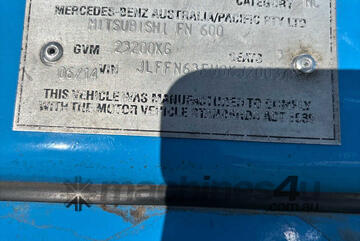 2014 Mitsubishi Fighter 2427 Curtain Sider (Missing Curtains)