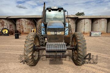 New Holland   8260 TRACTOR