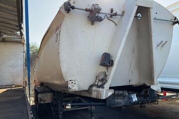 2014 Howard Porter HP-TRI470 Tri Axle End Tipping Trailer