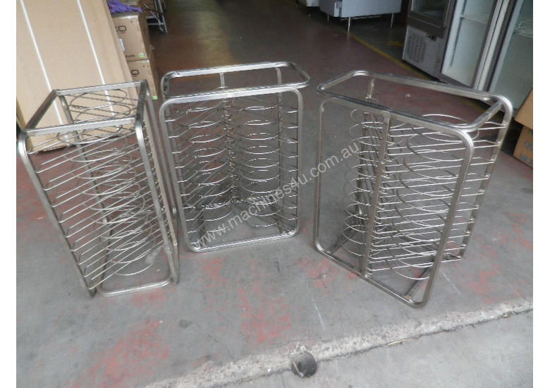 caption Second hand pizza tray stand, plate stand, dish st