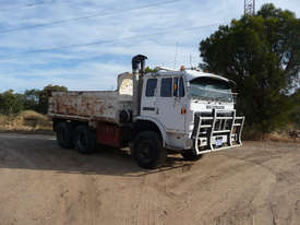International T line 2670 6 Wheel Tipper - picture1' - Click to enlarge