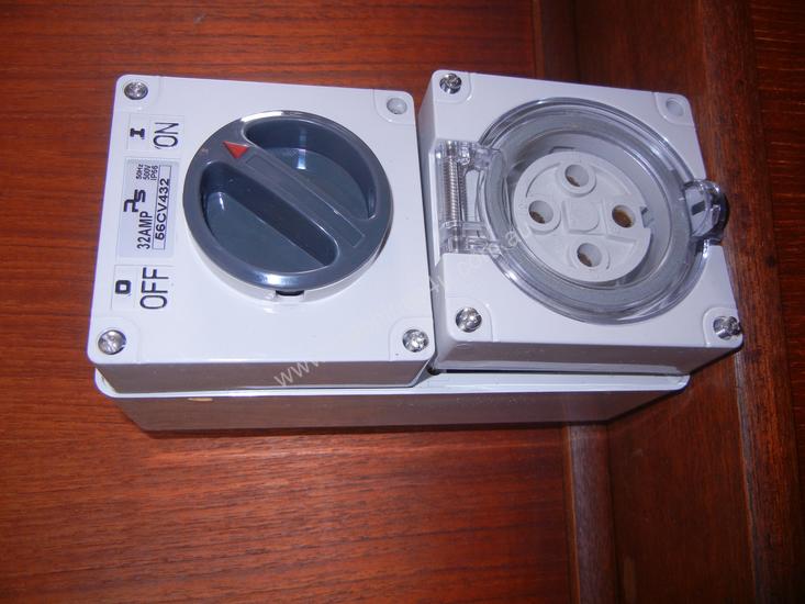 Parts and Wrecking 2015 3 PHASE SOCKETS OUTLETS Electrical Components