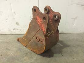 250MM TOOTHED TRENCHING BUCKET SUIT 1-2T MINI EXCAVATOR D792 - picture1' - Click to enlarge