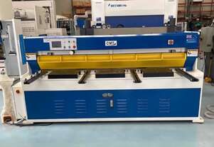 CMT HYDRAULIC GUILLOTINE | 6MM CAP | 3100MM LENGTH | PROGRAMMABLE BACK GAUGE