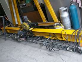 2 Ton  electric mobile crane  - picture0' - Click to enlarge