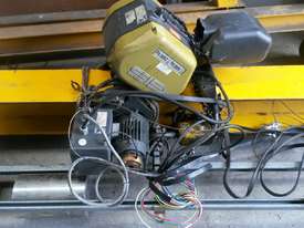 2 Ton  electric mobile crane  - picture1' - Click to enlarge