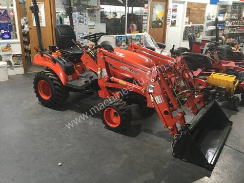 Kioti CS2610 FWA/4WD Tractor