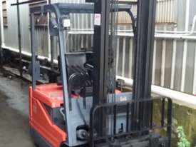 Toyota 1.8 Ton 3 Wheel Electric Forklift New Battery Container Mast  - picture1' - Click to enlarge