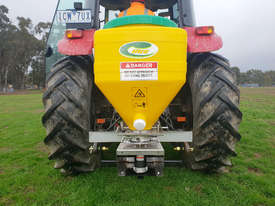 FARMTECH IE-70 SS/C ELECTRIC SPREADER (70L) - picture0' - Click to enlarge