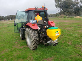 FARMTECH IE-70 SS/C ELECTRIC SPREADER (70L) - picture1' - Click to enlarge