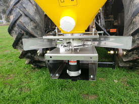 FARMTECH IE-70 SS/C ELECTRIC SPREADER (70L) - picture2' - Click to enlarge