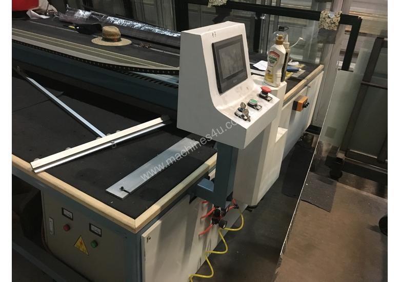 caption LAMINATED GLASS CUTTING MACHINE MODEL YGL-3826