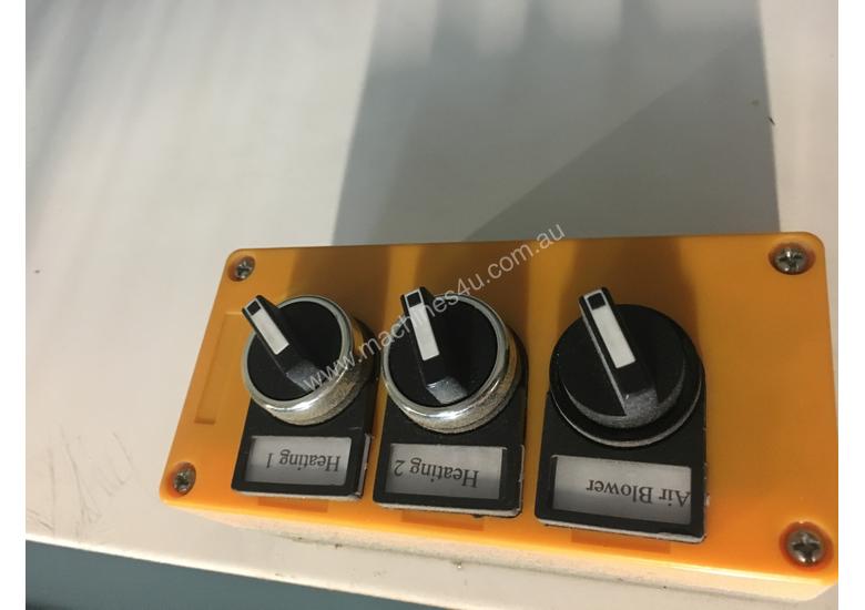 caption LAMINATED GLASS CUTTING MACHINE MODEL YGL-3826