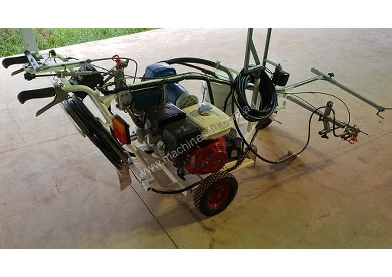caption 2010 Self Propelled A1 Roadlines Graco Hydrostatic Line Marking Machine GMAX II 7900 PD-SC