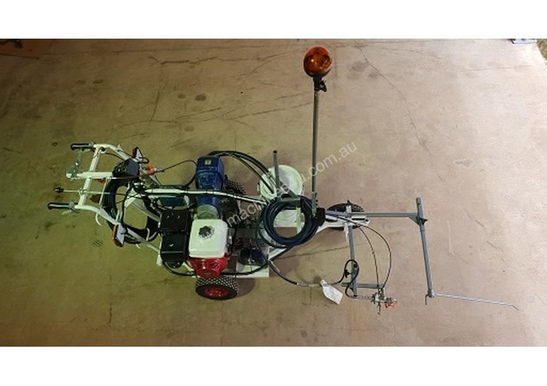 caption 2010 Self Propelled A1 Roadlines Graco Hydrostatic Line Marking Machine GMAX II 7900 PD-SC