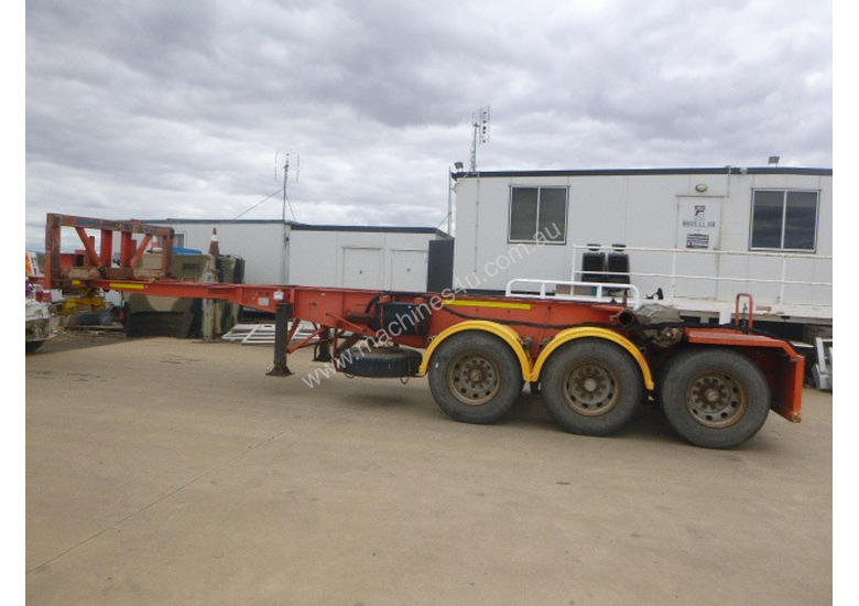 caption Barker Semi Skel Trailer