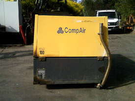 C30 110cfm  compair air compressor , 2 cyl deutz , 752 hrs , ex local goverment - picture1' - Click to enlarge