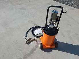 Ashita 8Q-1 Grease Pump - picture1' - Click to enlarge