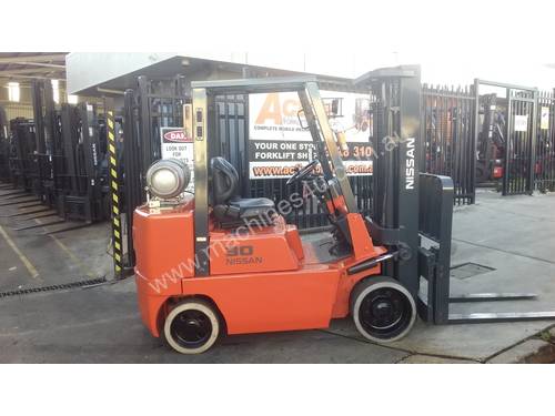 Nissan Forklift 3 Ton 5700mm Lift Container mast New Paint Negotiable