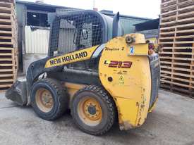 NEw Holland L213 Skid Steer Loader for sale - picture1' - Click to enlarge